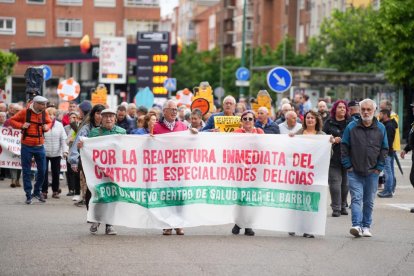 Manifestación para la reapertura del centro de especialidades de Las Delicias.