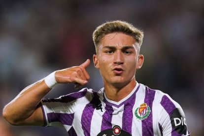 Chuki celebra un gol con el Real Valladolid.