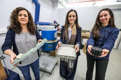 Marta Skaf, Vanesa Ortega y Chaimae Mourou, investigadoras del grupo SUCONS de la UBU.