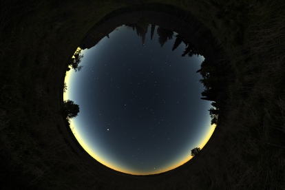 Perspectiva de ojo de pez de la localización del eclipse de Tiedra