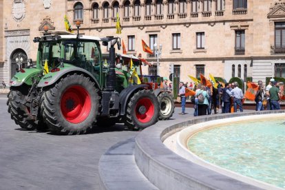 Concentración y manifestación de las Opas para exigir apoyos para garantizar el futuro del campo.