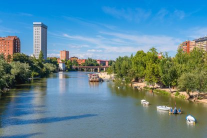 El entorno de Las Moreras y la ribera del Pisuerga forman uno de los paisajes urbanos más reconocibles y agradables de Valladolid.
