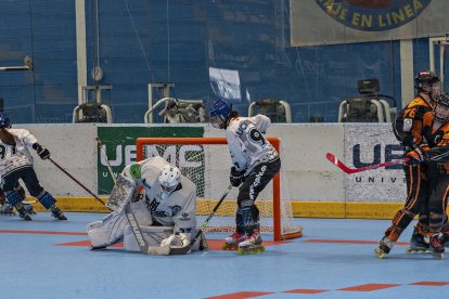 Una acción del partido entre Panteras y Tigers Stegersbach en la Copa de Europa.