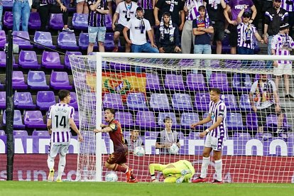 Una acción del real Valladolid 0-2 Deportivo en Zorrilla.
