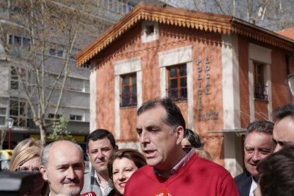 Presentación de los Grupos de Respuesta Inmediata de VOX y en miniatura Irene Carvajal