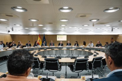 Reunión por el convenio colectivo de Renault en la sede del Ministerio de Industria y Turismo celebrada este martes