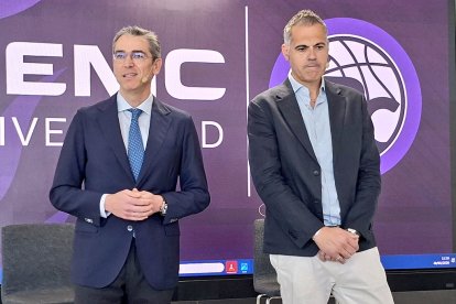Jesús Zarzuela y Saúl Hernández en la renovación del convenio con la UEMC