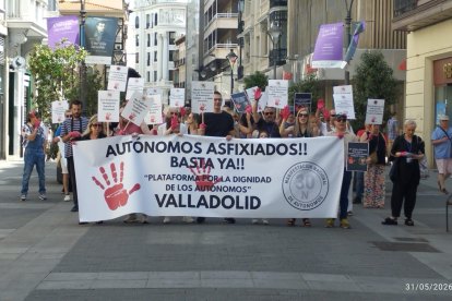 Manifestación de trabajadores autónomos por las calles de Valladolid.