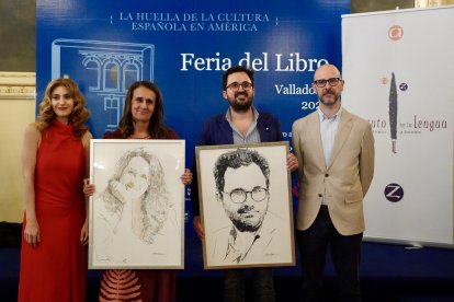 Entrega del XXIII Premio de la Crítica de Castilla y León a los escritores abulenses Benjamín G. Rosado y María Ángeles Álvarez.