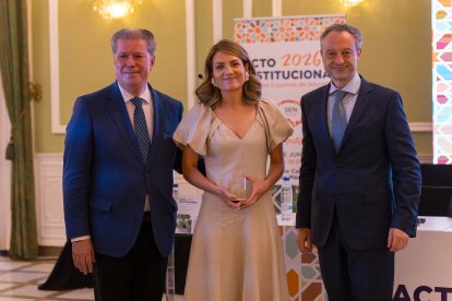 Nuria Pilar Riesco recibe el premio ‘SEN Cefaleas’