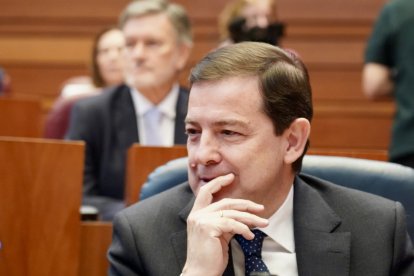 Alfonso Fernández Mañueco durante el pleno de constitución de las Cortes.- ICAL