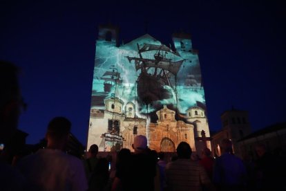 Espectáculo audiovisual de la Controversia sobre la fachada de San Pablo en Valladolid.