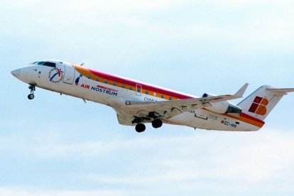 Despegue de un avión de Air Nostrum en una imagen de archivo.