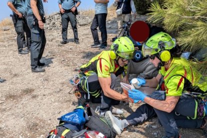 Emergencia auxiliando a una persona.