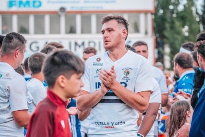 Reuben Du Plooy antes de un partido con el CR El Salvador.