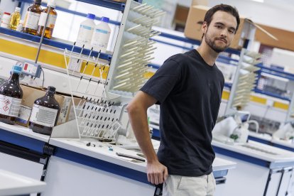 Lucas Vallejo García, investigador del grupo POLYMERS de la Universidad de Burgos.