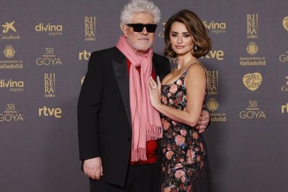 Pedro Almodóvar y Penélope Cruz en la gala de los Premios Goya