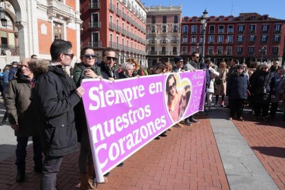Concentración para pedir la pena de prisión permanente para el asesino de Paloma e India en la Plaza Mayor de Valladolid.- J. M. LOSTAU