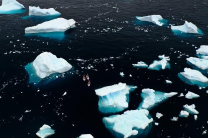Antonio de la Rosa en el círculo polar antártico