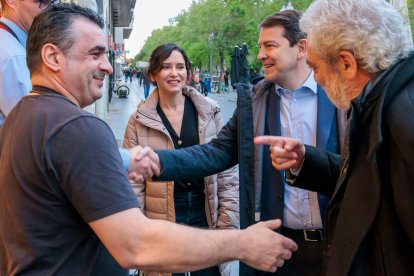 Isabel Díaz Ayuso, Alfonso Fernánddez Mañueco y Miguel Ángel Rodríguez.