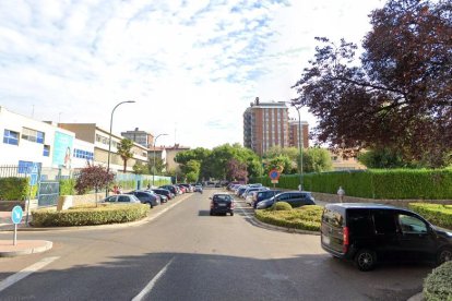 Calle Joaquín Velasco Martín a la altura del cruce con la calle José Cantalapiedra en el que se produjo la agresión