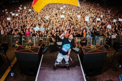 Steve Aoki durante una de sus actuaciones en Alemania