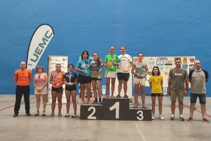Podio femenino XVIII Open Nacional de Frontenis en Cogeces del Monte