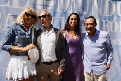 Caseta de feria El Mundo en el barco 'La Leyenda del Pisuerga'