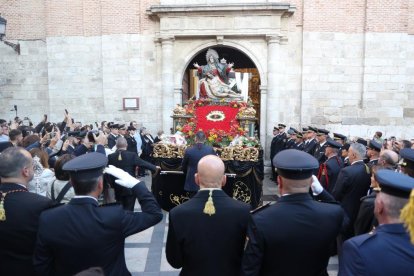 Procesión extraordinaria entre la Cofradía de San Martín y la Jefatura Superior de Policía Nacional
