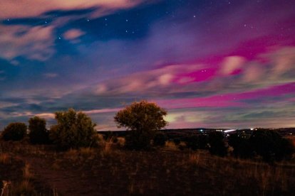 Los cielos de Ávila se iluminan con una aurora boreal