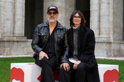 Paz Vega, directora de la película de la Sección Oficial ‘Rita’, junto al actor Roberto Álamo