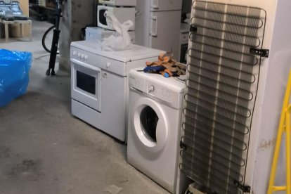 Parte de los electrodomésticos que viajan a Valencia.