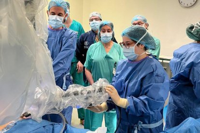 Cirugía con el robot 'Da Vinci' en el Hospital Clínico de Valladolid