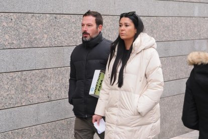 Inés, hermana de Esther López, a la llegada al Juzgado de Valladolid