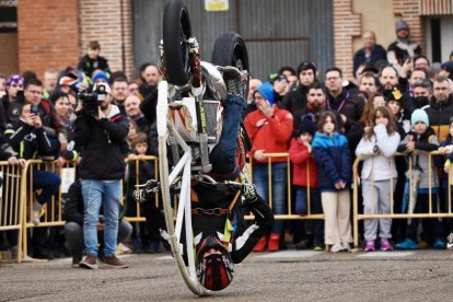 Los Pingüinos sobrevuelan Mojados en la tarde del viernes.