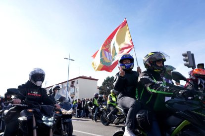 Desfile de Banderas en las 42ª edición de Pingüinos