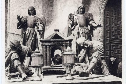 El Paso de los durmientes en el pórtico de la iglesia de San Benito, 1923.