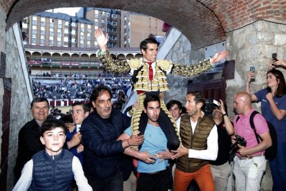 Emilio de Justo salió de la plaza por la puerta grande.