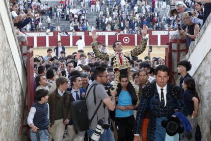 Emilio de Justo salió de la plaza por la puerta grande.