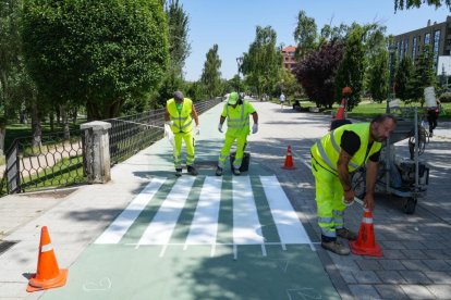 Preparativos para inaugurar el carril bici de Isabel La Católica.