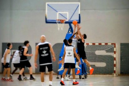 Partido de exhibición del CBC Valladolid en Rioseco.
