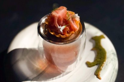 Australia: 'Humo bajo la tapa' del chef Andrea Vignali del restaurante Al Dente Enoteca