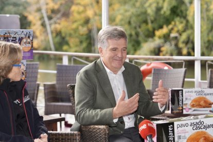 Alfonso Jiménez Rodríguez-Vila, Nachi García Iglesias, presentan su nuevo pavo de Acción de Gracias