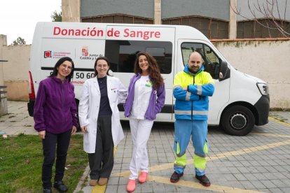 Verónica, Ana, Natalia y Jesús María, equipo de Donación de Sangre en el Centro Cívico Rondilla