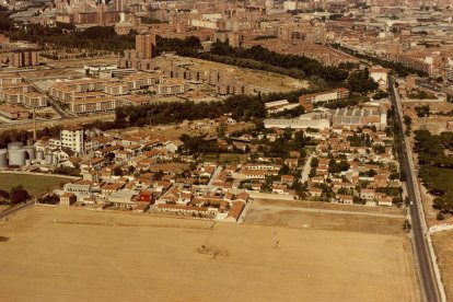 A la derecha de la imagen, camino Viejo de Simancas confluyendo con el inicio del paseo de Zorrilla en 1982