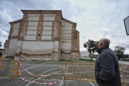 Estado de la iglesia de Gomeznarro.