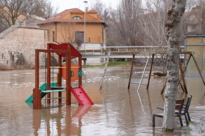 El río Duratón a su paso por Rábano y Peñafiel en Valladolid