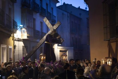 celebración del Vía Crucis Cuaresmal de la Cofradía Penitencial de la Sagrada Pasión de Cristo