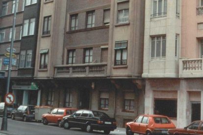 Edificio en el paseo del Hospital Militar en 1993
