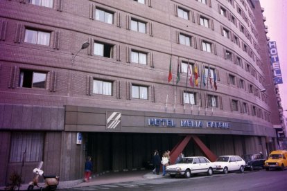 Fachada del hotel Meliá Parque en los años 80